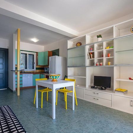 فيلا Terrazza Montalbano بونتا سيكا المظهر الخارجي الصورة