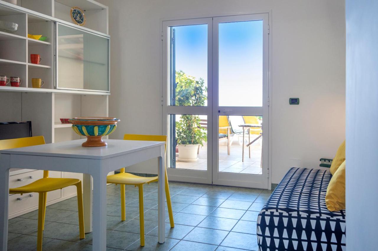فيلا Terrazza Montalbano بونتا سيكا المظهر الخارجي الصورة