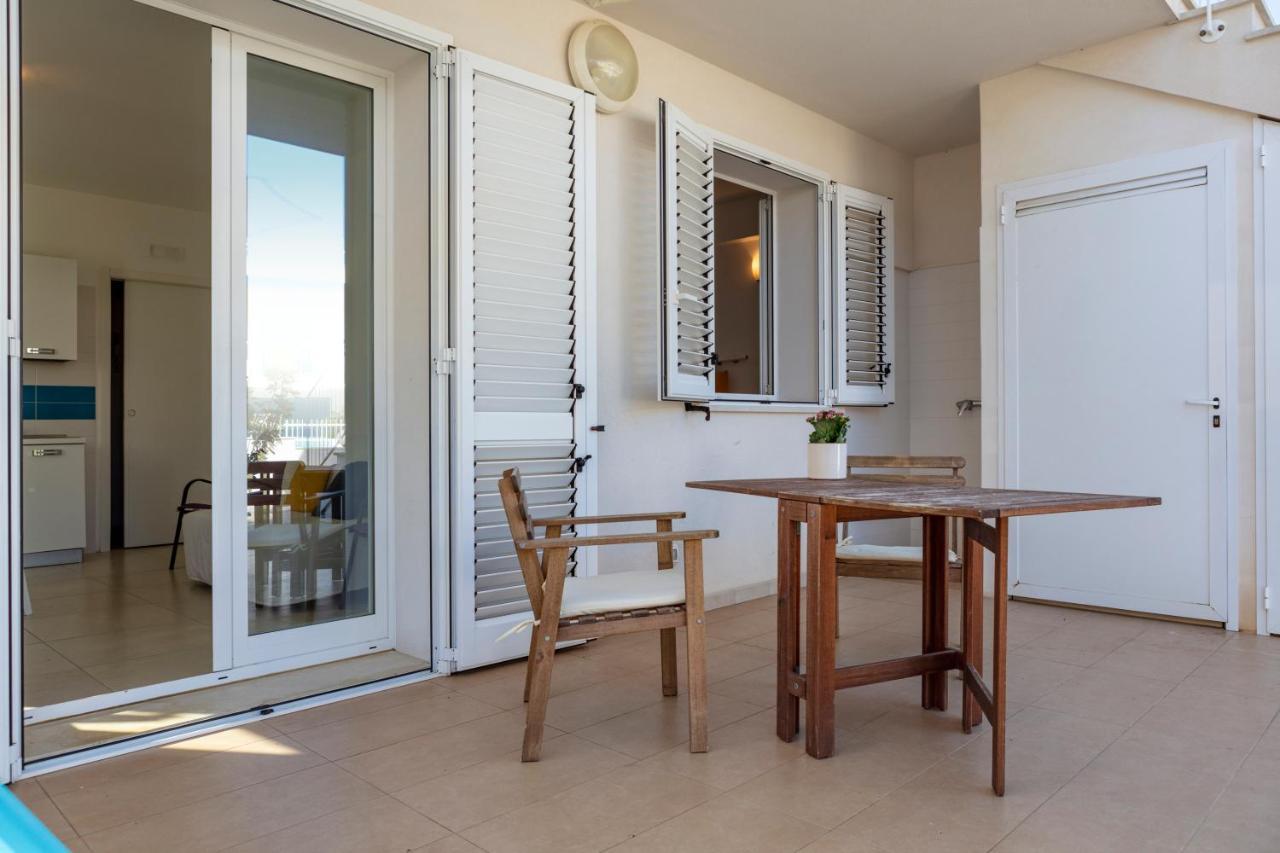 فيلا Terrazza Montalbano بونتا سيكا المظهر الخارجي الصورة