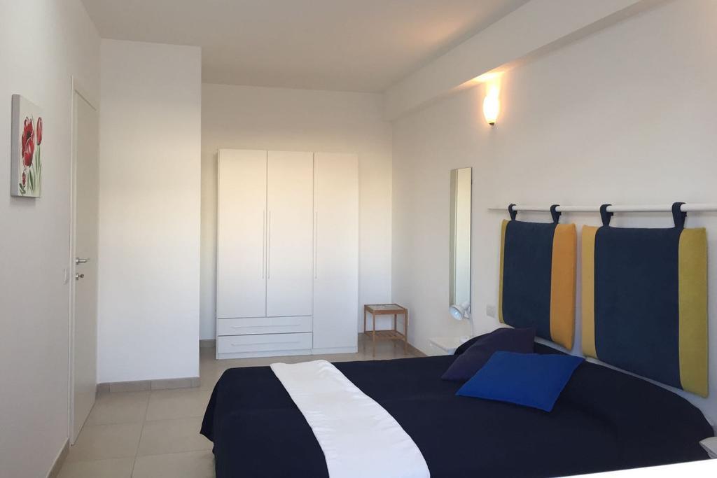 فيلا Terrazza Montalbano بونتا سيكا المظهر الخارجي الصورة