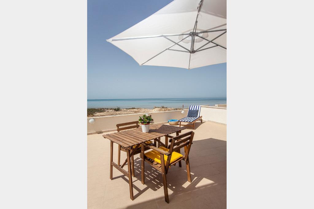 فيلا Terrazza Montalbano بونتا سيكا المظهر الخارجي الصورة