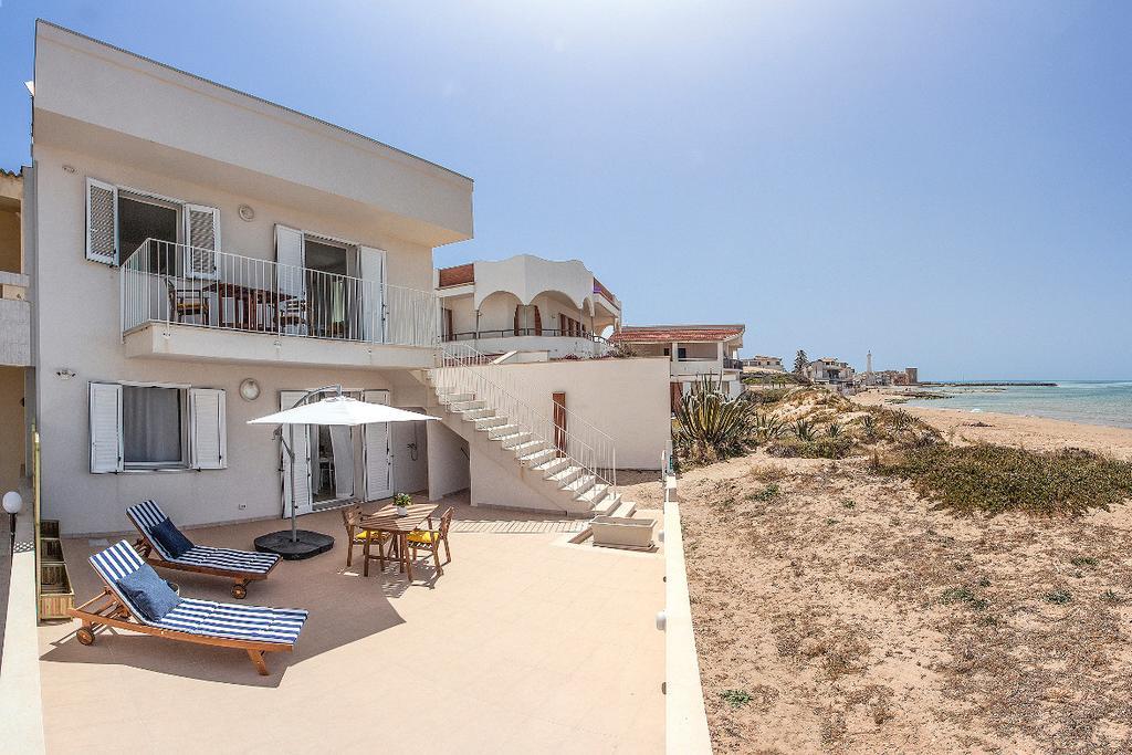 فيلا Terrazza Montalbano بونتا سيكا المظهر الخارجي الصورة
