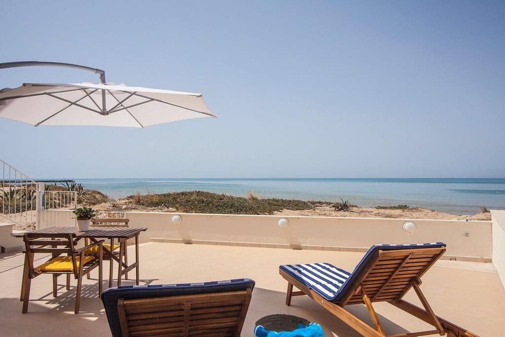 فيلا Terrazza Montalbano بونتا سيكا المظهر الخارجي الصورة
